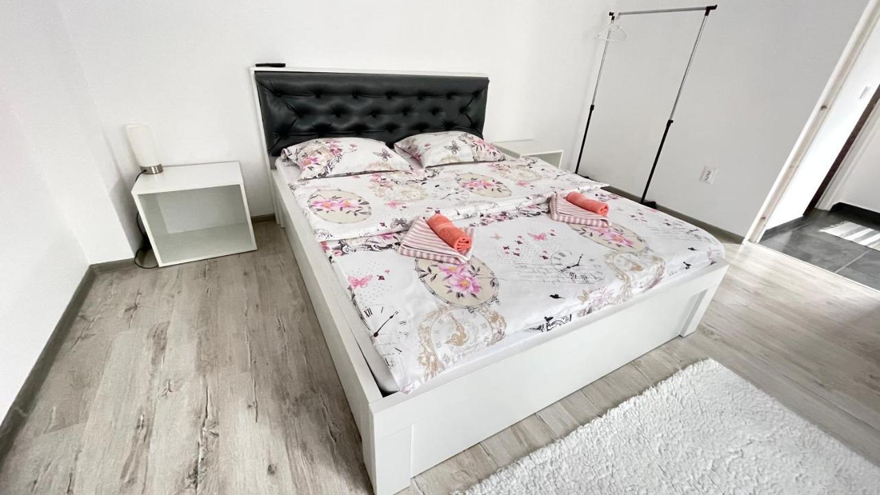 Apartament Linistit / Cozy Apartment Câmpulung Moldovenesc Eksteriør bilde